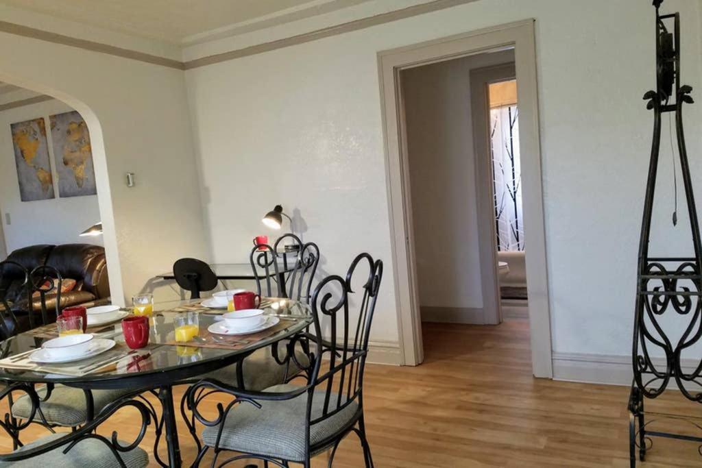 2 Bedroom Apt Near Great Lakes Naval Base And 6 Flags ウォキーガン エクステリア 写真